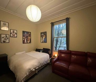 Warm and welcoming in sunny St Clair - Photo 1