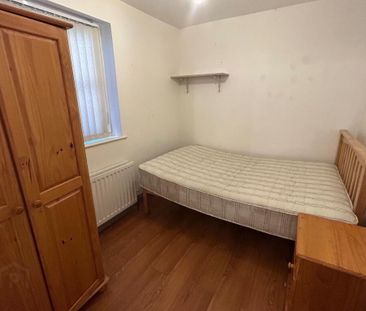 Two Bedroom Apartment, 4a Magdala Street, Botanic Area ~ Behind Que... - Photo 2