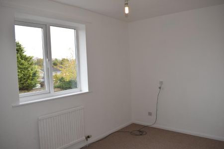 2 bedroom end of terrace house to rent - Photo 4
