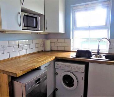 Bell Chase, Aldershot, GU11 - Photo 6