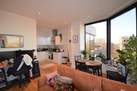 1 bedroom flat to rent - Photo 2