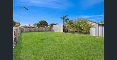 3 BEDROOM FAMILY HOME - Photo 3