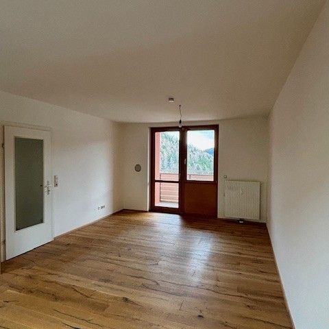 Große 4-Zimmer-Wohnung mit Balkon in idyllischer Lage - Foto 1