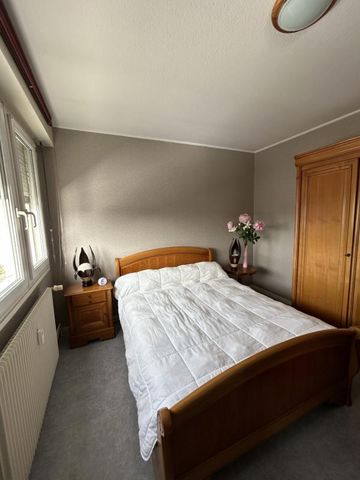 Location Appartement 2 pièces 53m² LE CREUSOT 71200 - Photo 2