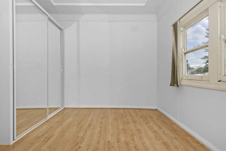 Well-presented 4-bedroom home in a prime location - Photo 3