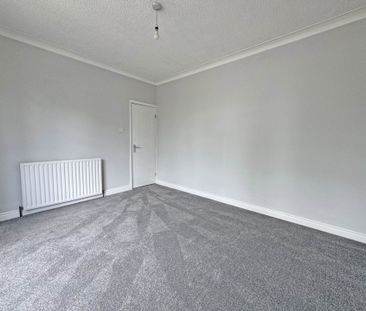 Shaw Road, Royton - Photo 4