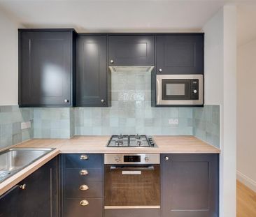 2 bedroom maisonette to rent - Photo 6