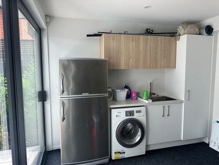 3BR - Modern, Quiet, ,Excellent area - Photo 3