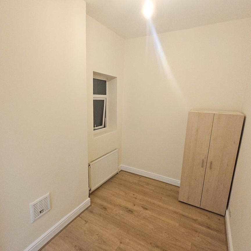 1 Bed Flat, Downs Road, E5 - Photo 1