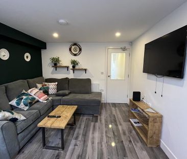 5 bedroom semi-detached house to rent - Photo 1