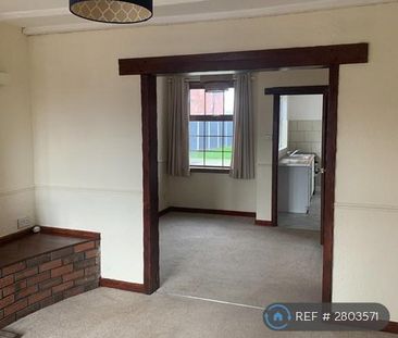 2 bedroom semi-detached house to rent - Photo 2