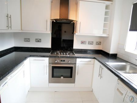 2 bedroom maisonette to rent - Photo 4