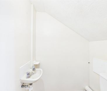 1 bedroom in Albert Street, Slough - Photo 1