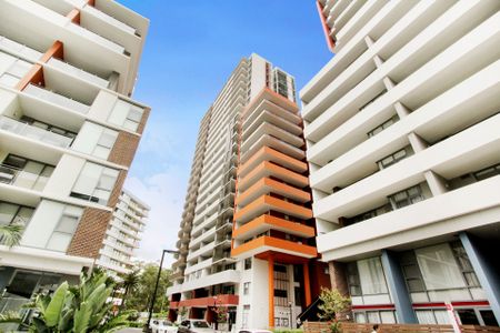 Spacious 1 Bedroom with Large Balcony and City View! - Photo 5