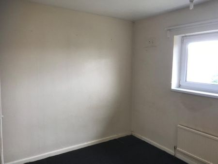 2 bedroom semi-detached house to rent - Photo 5