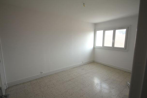 A LOUER APPARTEMENT RENOVE GRASSE SUD - Photo 1