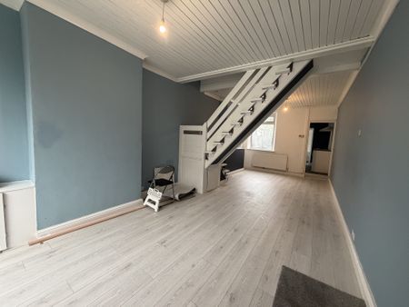 2 Bedroom Apartment for Rent - Photo 4