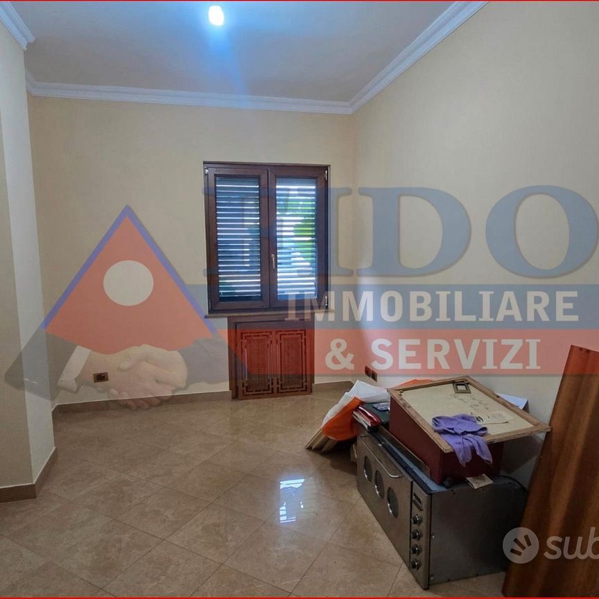 Appartamento di 160 mq in zona centrale - Photo 1