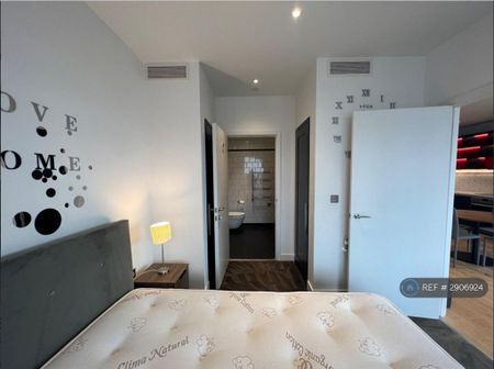 2 bedroom flat to rent - Photo 5