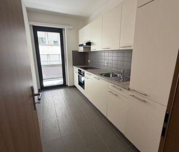 Luminoso appartamento di 4.5 locali con balcone a Lugano – Disponib... - Photo 3