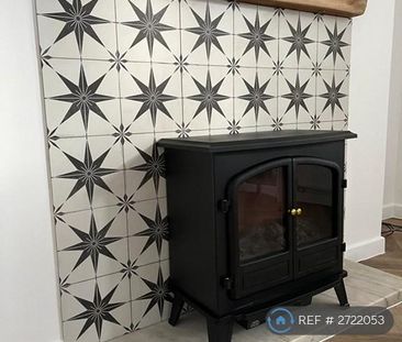 2 bedroom terraced house to rent - Photo 1