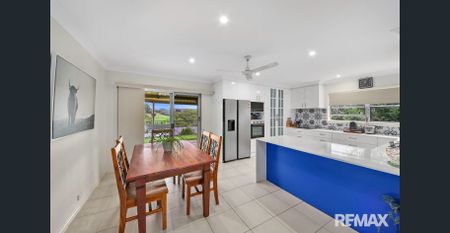 Contemporary four bedroom home including internet. - Photo 2