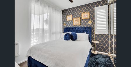 Stylish partially furnished apartment living in the heart of Preston - Photo 4