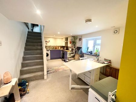 1 bedroom flat to rent - Photo 2