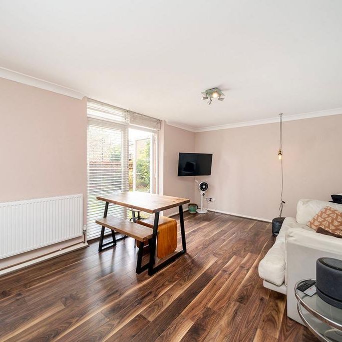 1 bedroom ground floor flat to rent - Photo 1