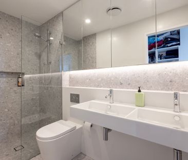 Luxury Tri-Level Living in the Heart of Alexandria - Photo 5