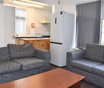 4 bedroom semi-detached house to rent - Photo 6