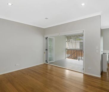 STYLISH, LOW-MAINTENANCE LIVING IN A PRIME COORPAROO LOCATION - Photo 1