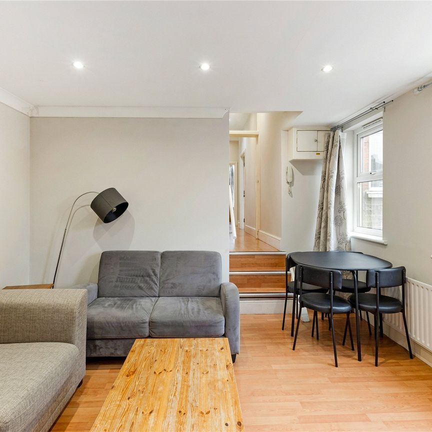 Tooting Bec Road, London, SW17 flat to rent - Photo 1