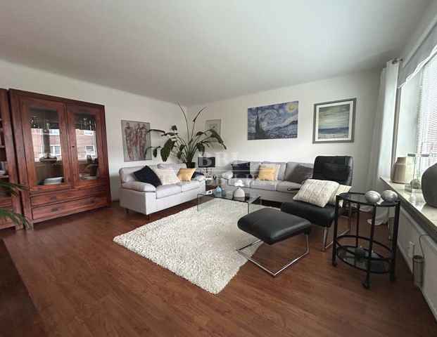 Tolle 3,5 Zimmerwohnung mit West-Loggia im beliebten Ellerau mit Tiefgaragenstellplatz - Foto 1