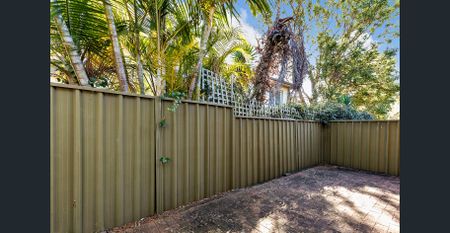 Three Bedroom Villa in Prime Location! - Photo 5