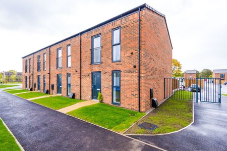 3 Bed End Terrace, Shergar Way, M6 - Photo 2