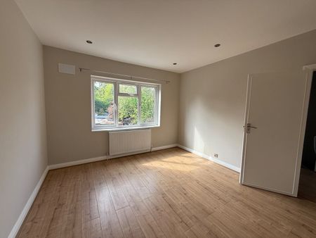 3 Bed Terraced House, Dunbar Avenue, SW16 - Photo 5