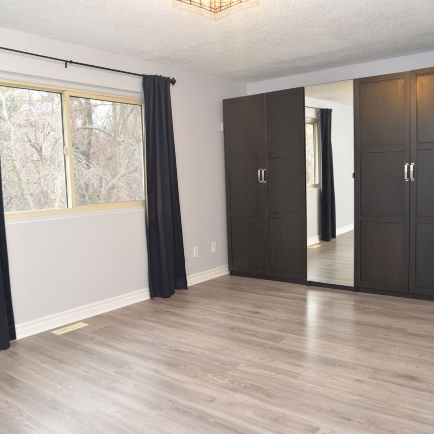 For Lease - 338 Homestead Court, Oshawa, Ontario - Photo 1