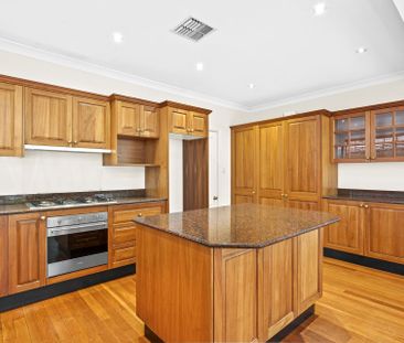 Gracious Semi with Unique Features and Inground Pool - Photo 5