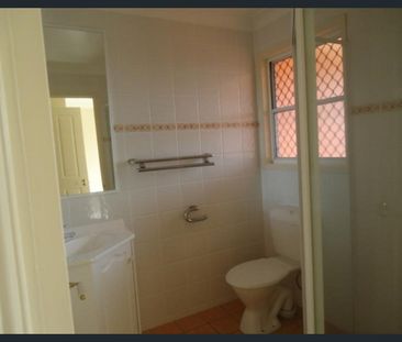 TWO BEDROOM TOWNHOUSE OVER TWO LEVELS IN GREENSLOPES - Photo 3