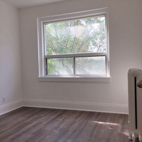 For Lease - 734 St Clair Avenue Unit# 1, Toronto, Ontario - Photo 1