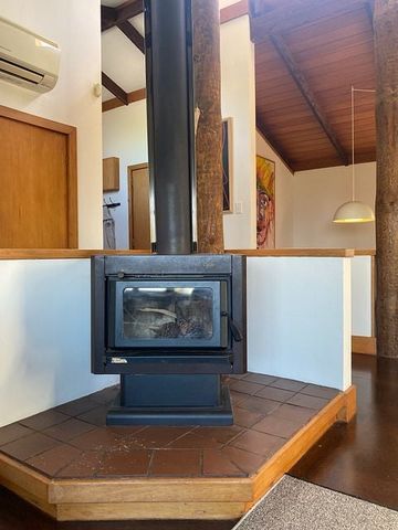 Charming 2BR Home with Lush Garden - Photo 5