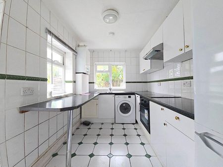 3 Bed Terraced House, Leopold Road, N18 - Photo 5