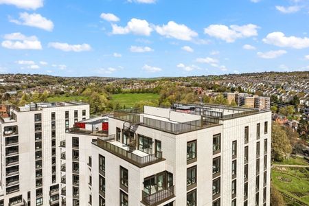 3 bedroom penthouse to rent - Photo 4