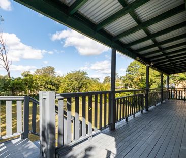 Highset home in Great Location With Dual Living Potential - Photo 2