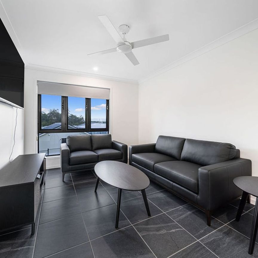 R2/72 Palm Forest Circuit, Forest Glen QLD 4556 - House For Rent | Domain - Photo 1