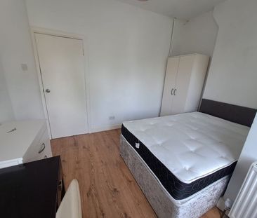 Room in a Shared House, Somerton Road, NW2 - Photo 3