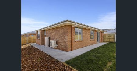 Modern Unit in Heart of Sorell - Photo 4
