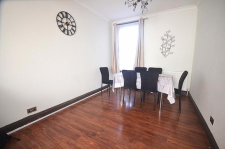 3 bedroom terraced house to rent - Photo 3