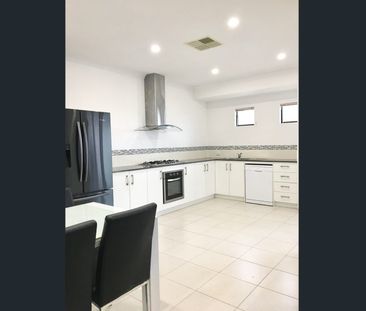 31 Kilkenny Loop, Brookdale WA 6112 - House For Rent - $650 | Domain - Photo 3